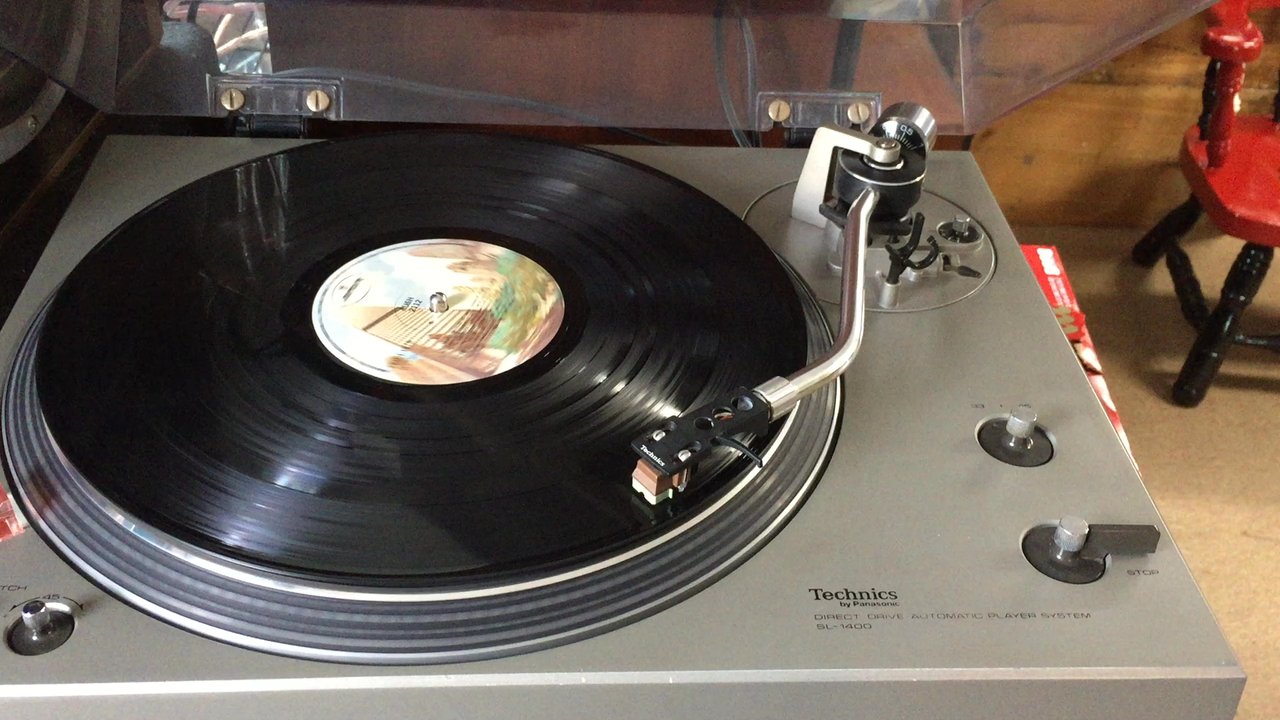 Siren Records McHenry - New life brought back to this SL 1400! Thanks to the folks at Siren! Awesome! - Vinyl Records Near Me - Mchenry, Illinois