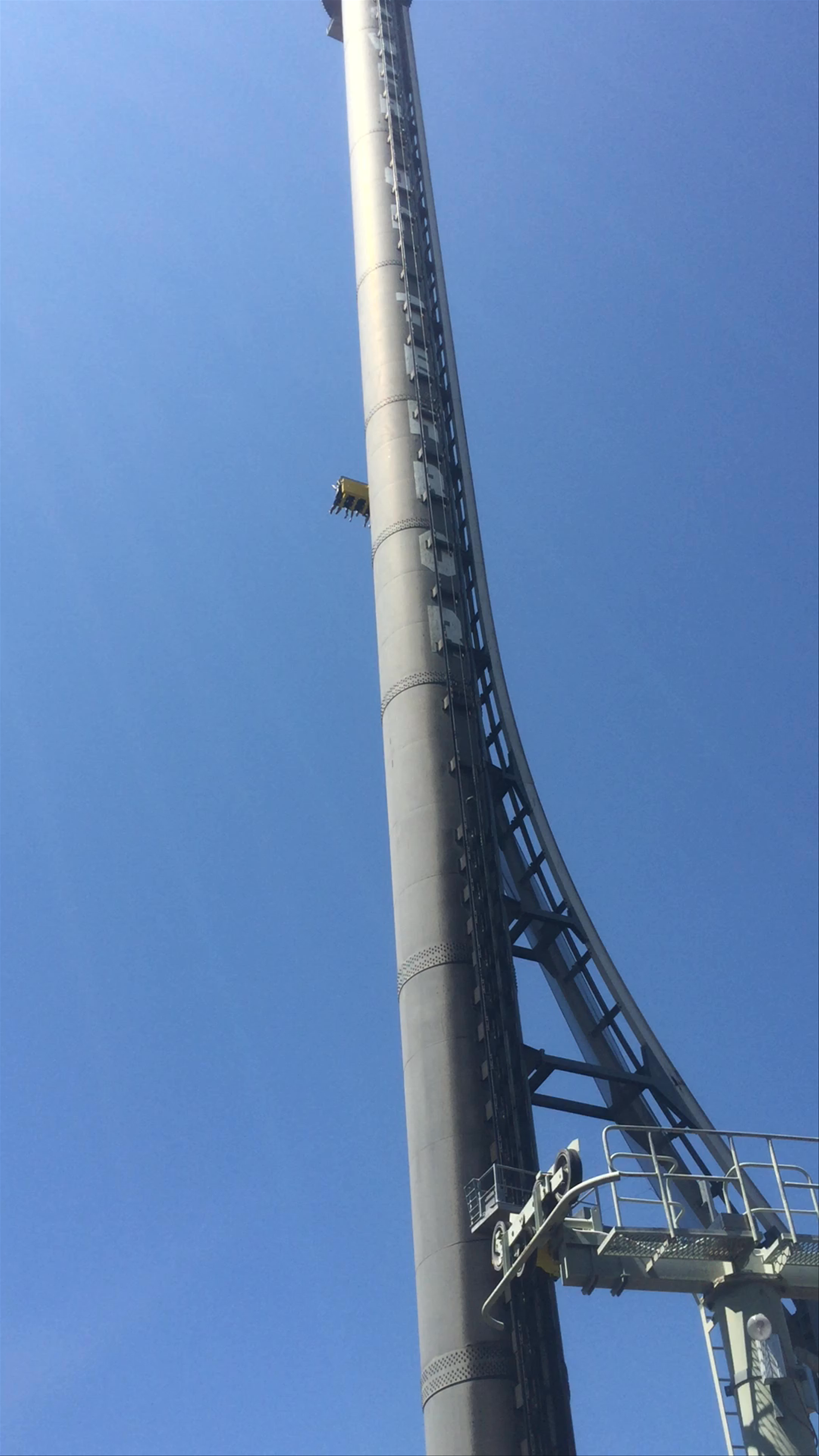 Giant Drop Thrill Ride at Dreamworld, Coomera Queensland
