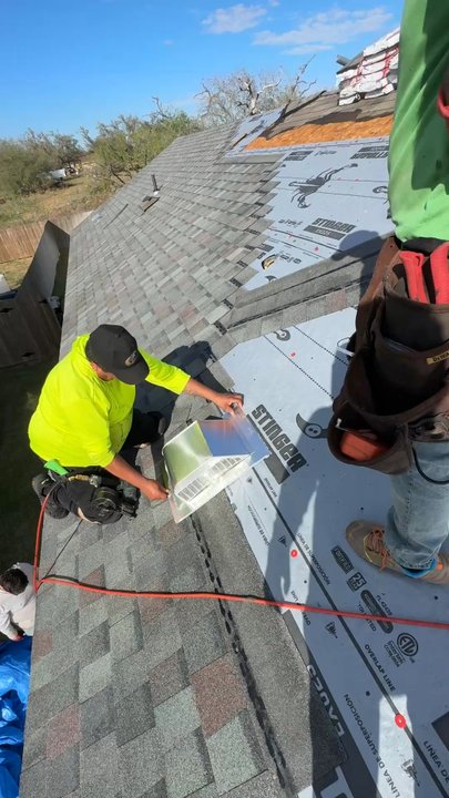Mapache Contractors - Roof replacement process. - Roofing Near Me