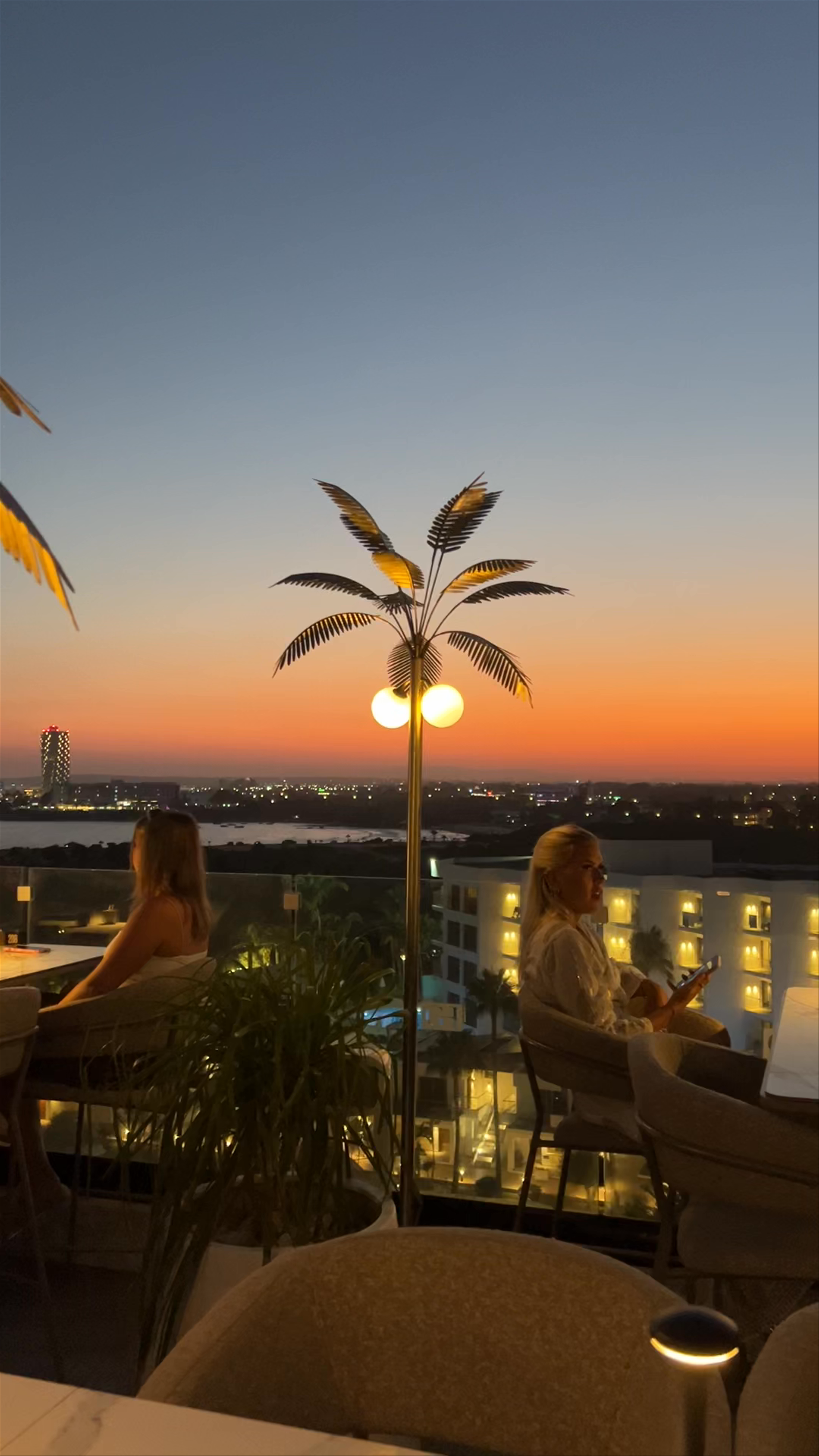 Glasshouse Lounge Restaurant