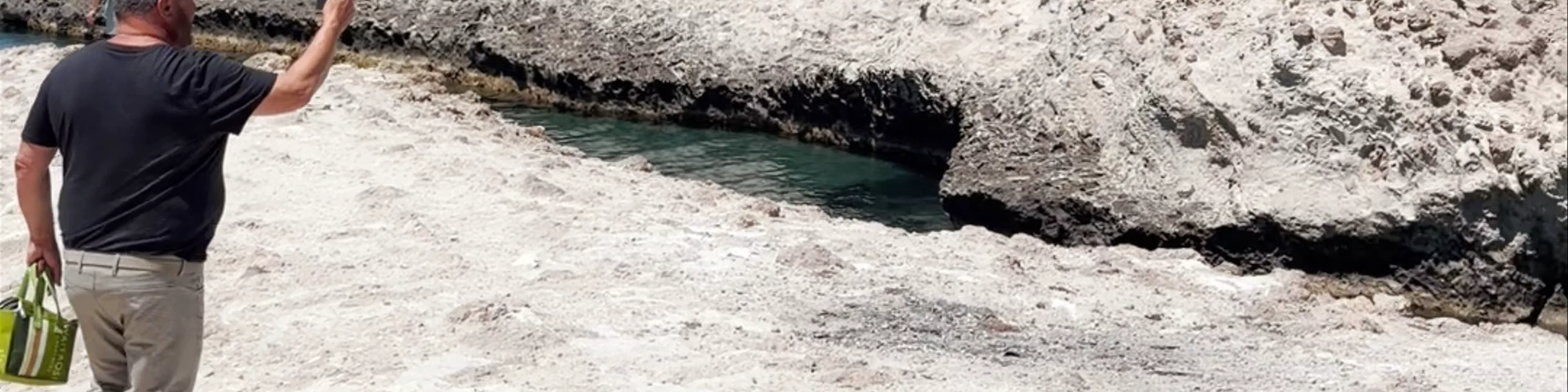 Papafragas Caves