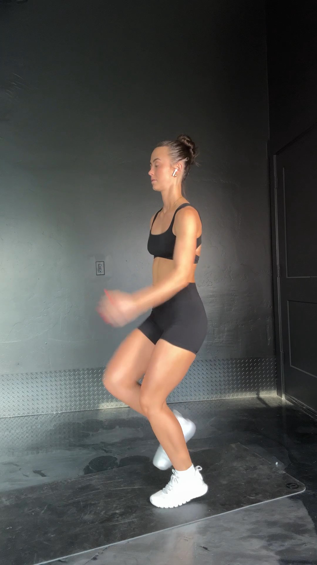 W1/D4: LOWER BODY GYM