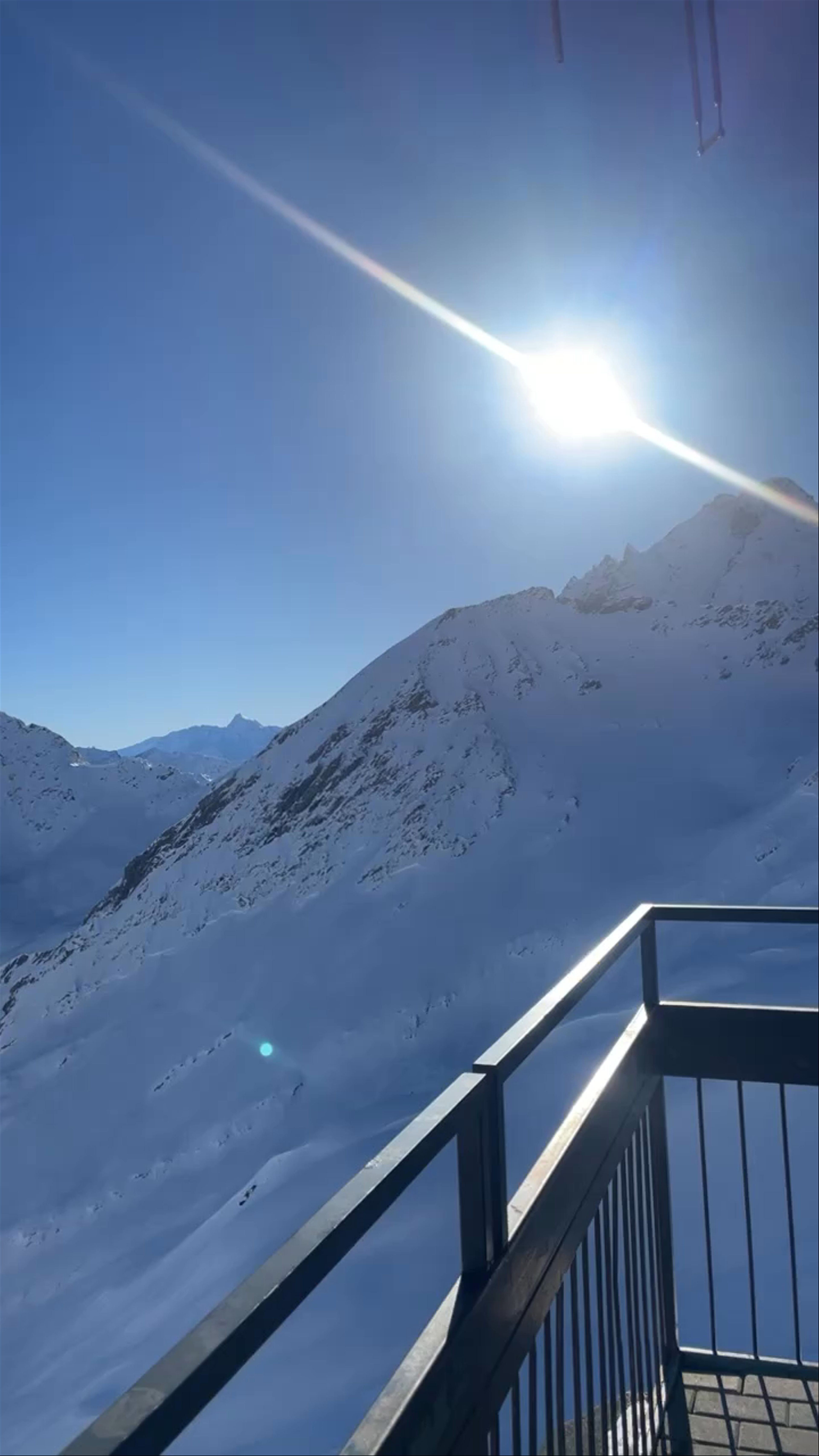 Mont Blanc de Courmayeur: Majestic Winter Mountain Views