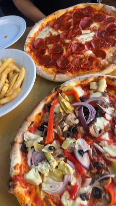 Pizza Pazza - Pep and Veggie Lovers Pizza - Pizza Near Me - Miami, Florida