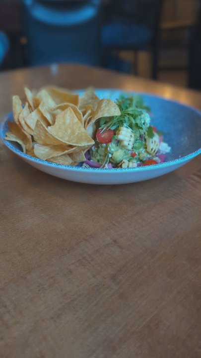 JOEY Eau Claire - Guacamole and chips - Canadian (New) Near Me - Calgary, Alberta