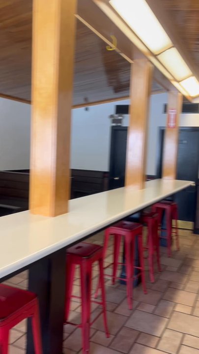 Bill & Bob's Roast Beef - Interior - Sandwiches Near Me - Woburn, Massachusetts