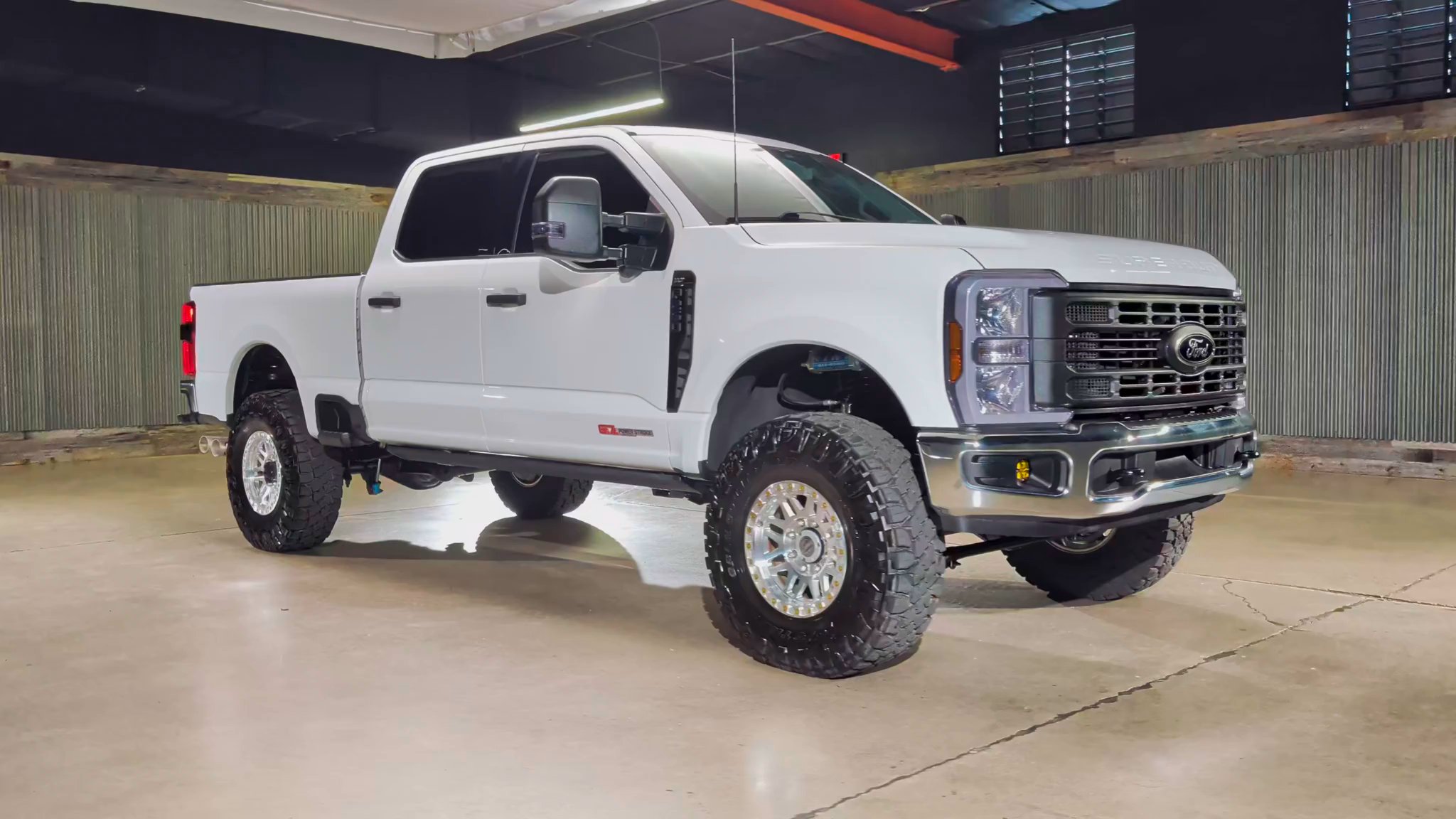 Lifted Trucks - #T33769 - 2023 Ford F-250 Super Duty XLT Crew Cab