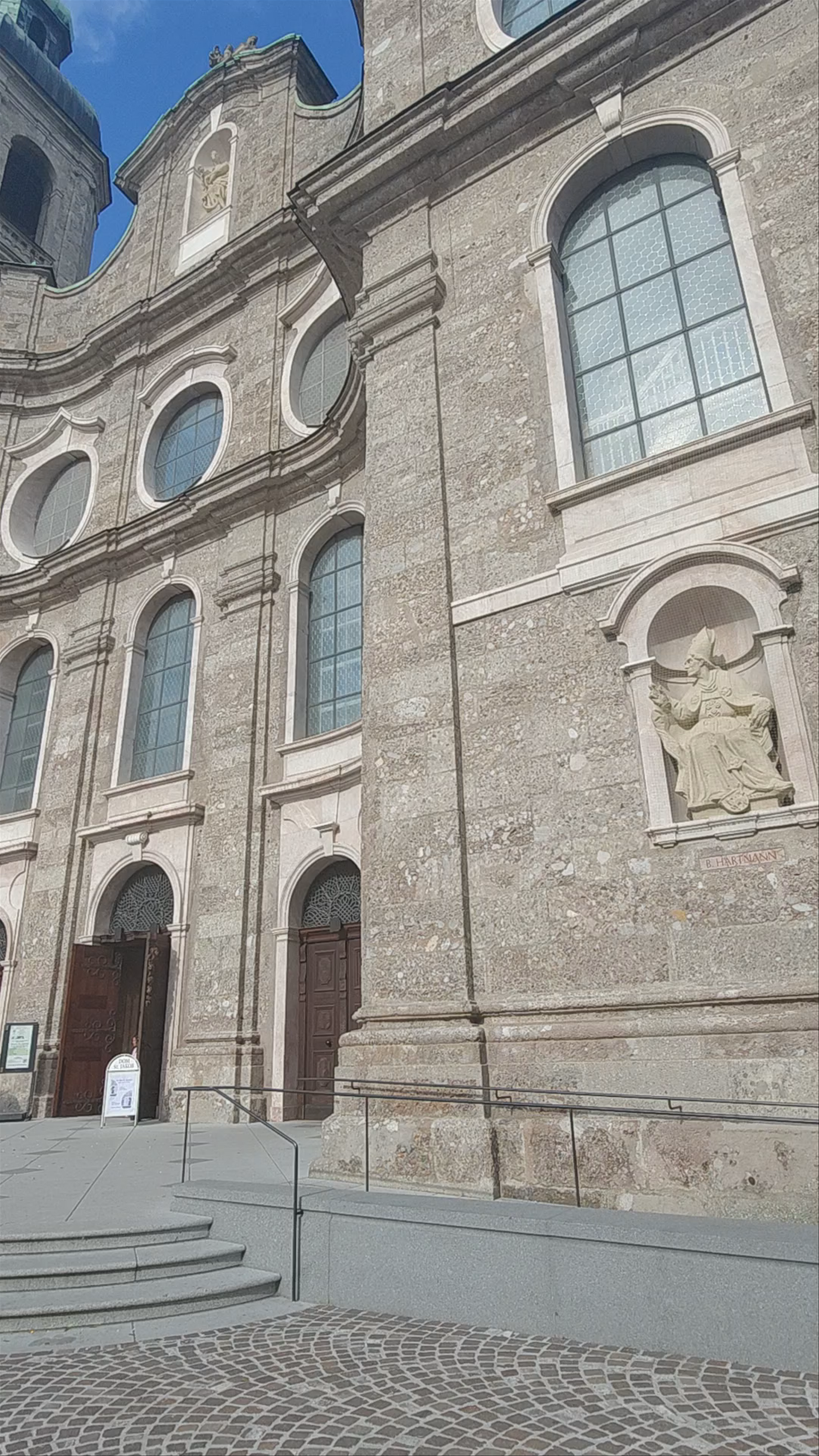 Dom zu St. Jakob Innsbruck: Majestic Baroque Cathedral in Tirol