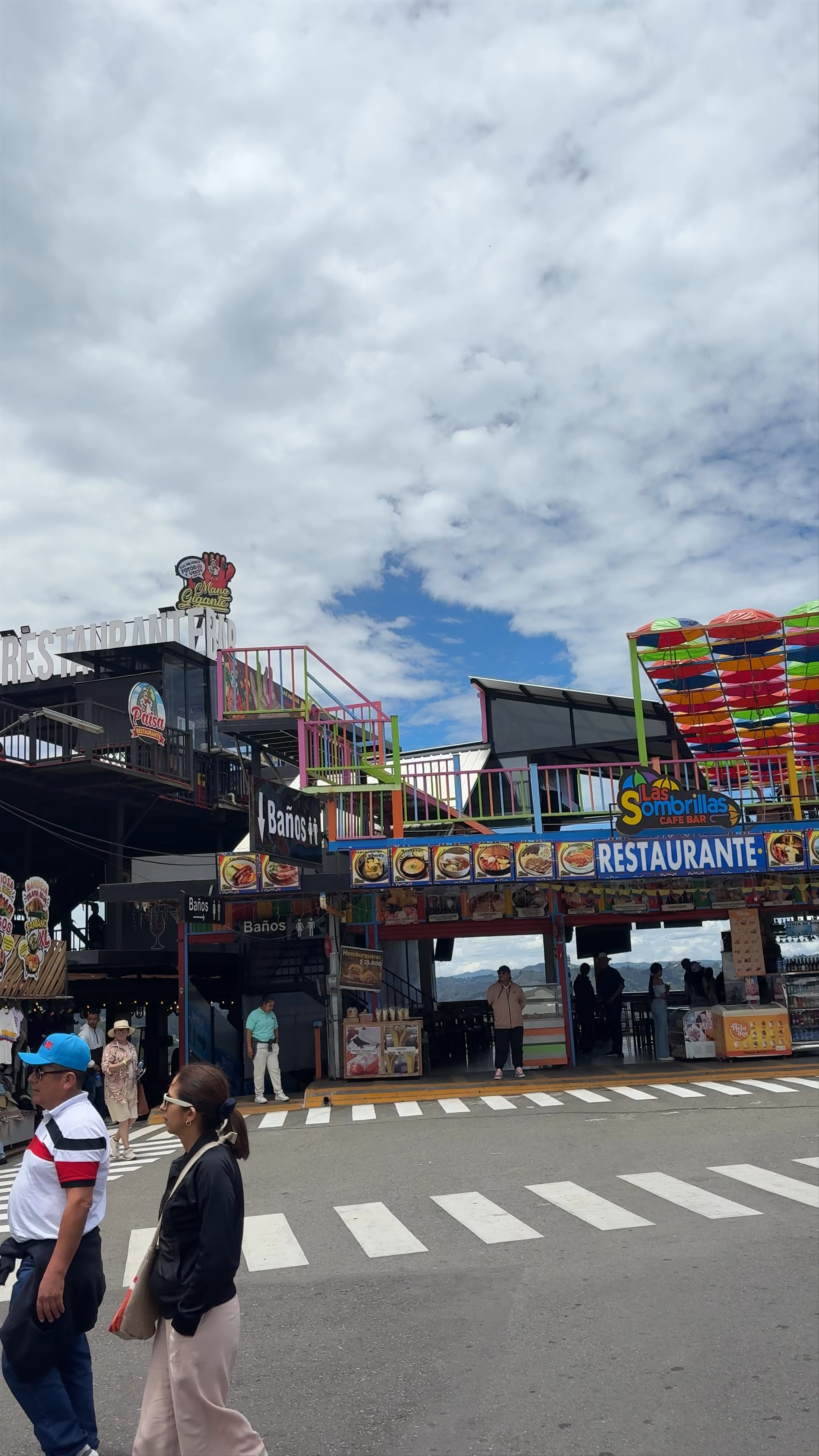 La Piedra del Peñol: A Majestic Climb & Vibrant Market in Guatapé