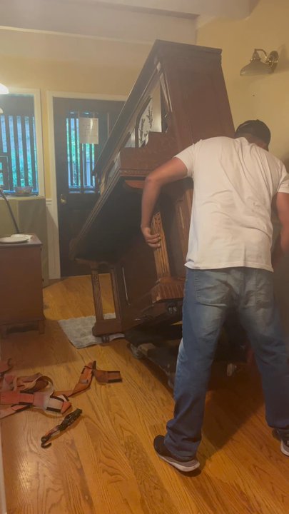 Castro Moving Services - Movers Near Me