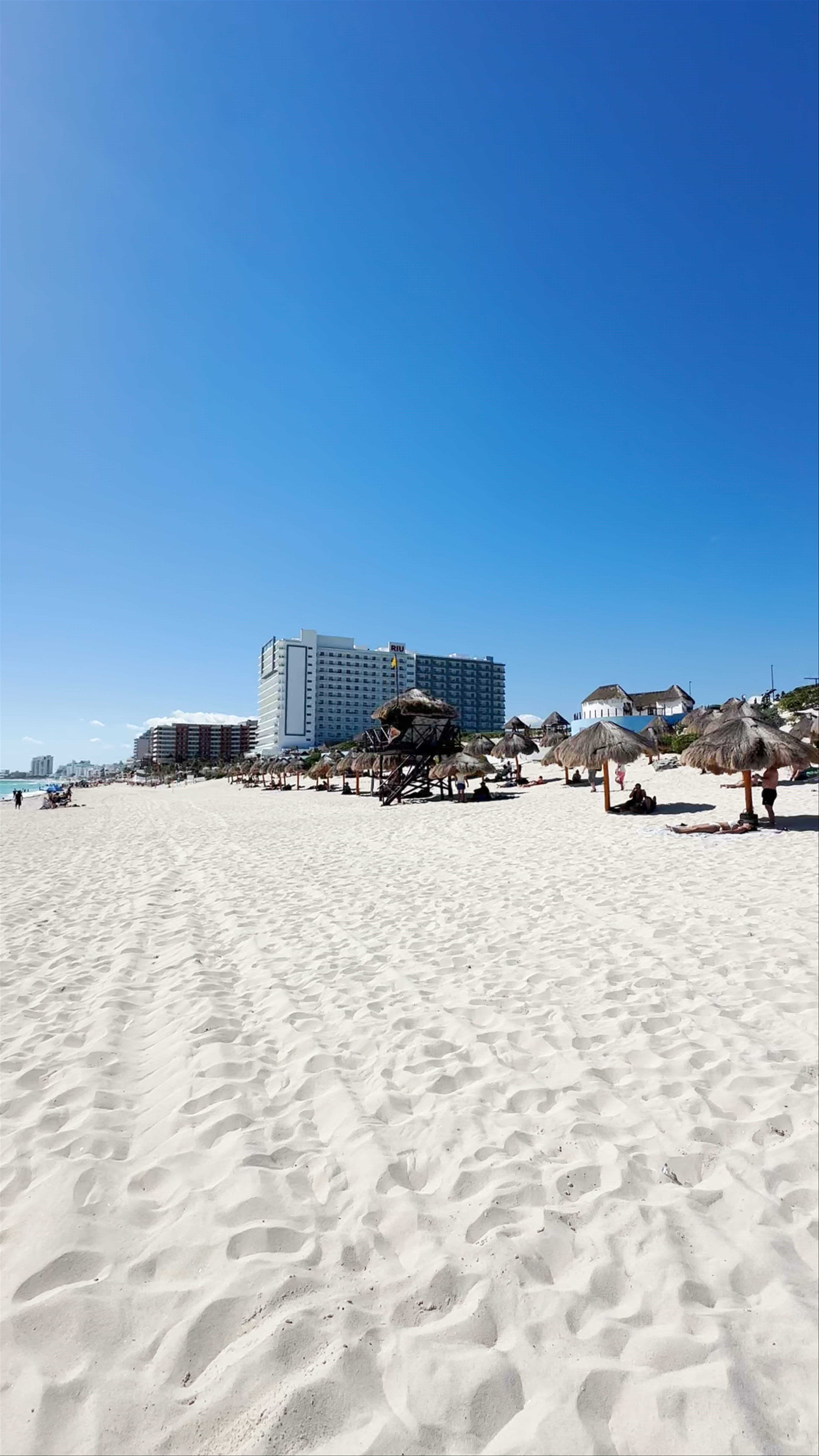Playa Delfines