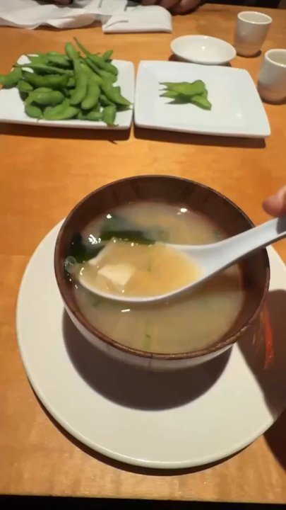 Momiji SLU - Sushi Bars Near Me - Seattle, Washington