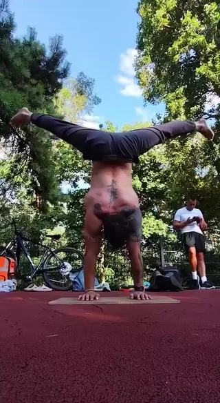 Lucas: Mastering straddle one arm saves.
