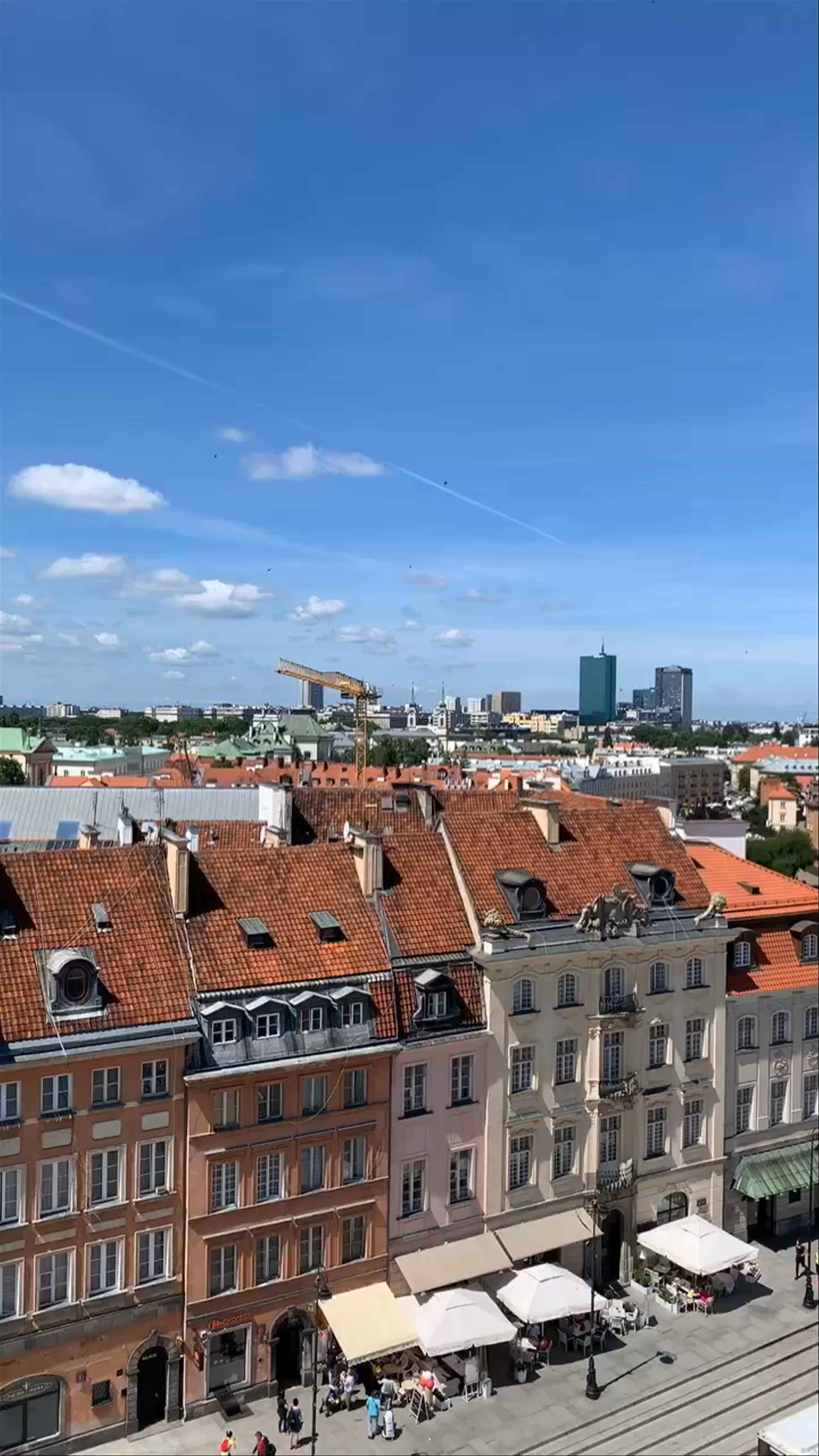 Wander Warsaw Old Town: Historic Charm and Vibrant Cityscape