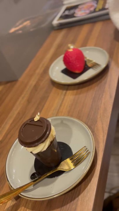 Jhoanes Bakery & Coffee - Bakeries Near Me - Astoria, New York