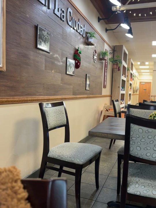 La Central Bakery And Cafe - Bakeries Near Me - Worcester, Massachusetts