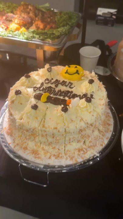 Cigars International - This place is amazing very mature crowd  very relaxing and modern , the staff is very friendly and kind  and attentive the food is amazing - Cigar Bars Near Me - Jacksonville, Florida
