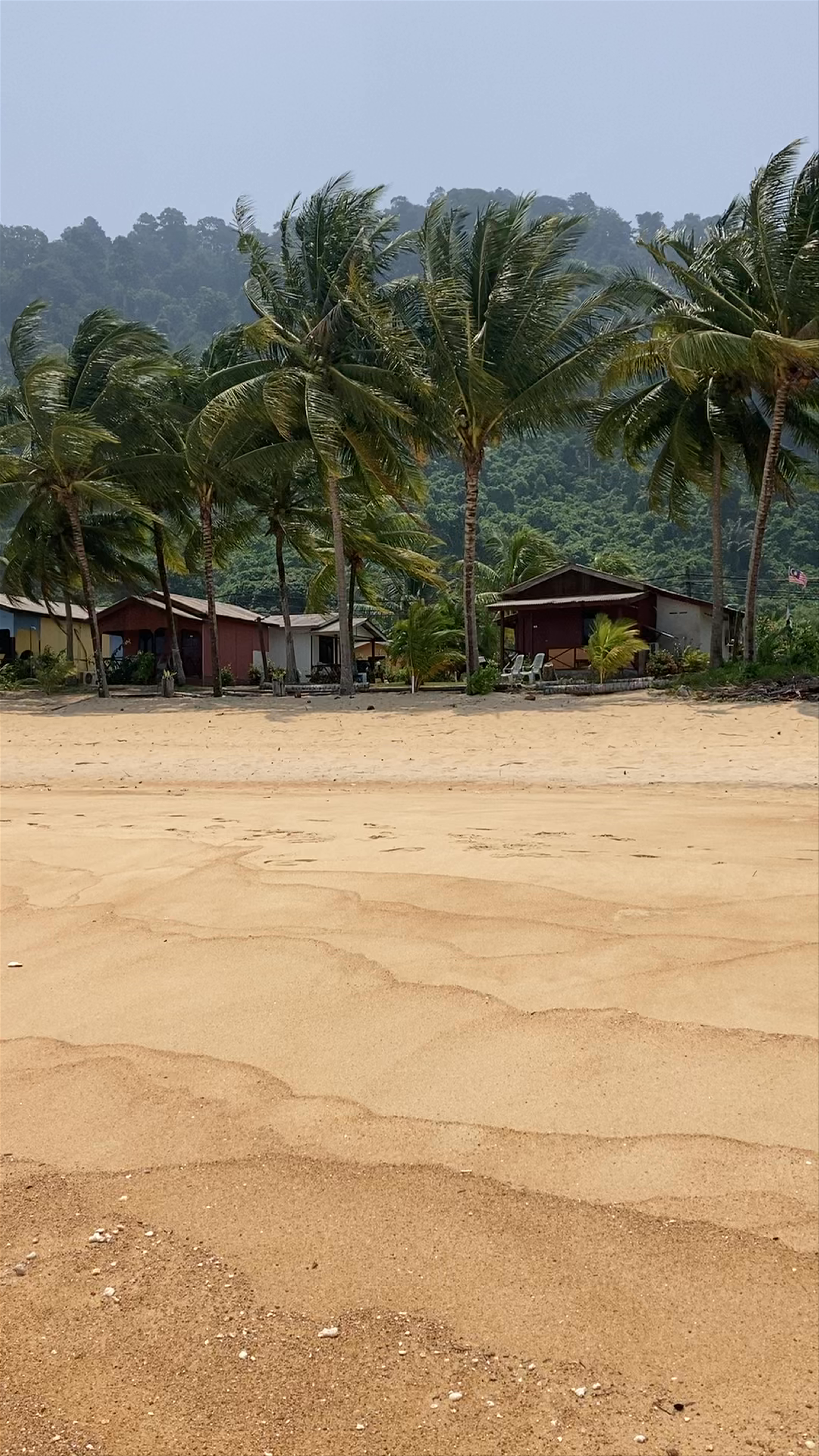 Pantai Kampung Juara: Secluded Tropical Bliss on Tioman Island