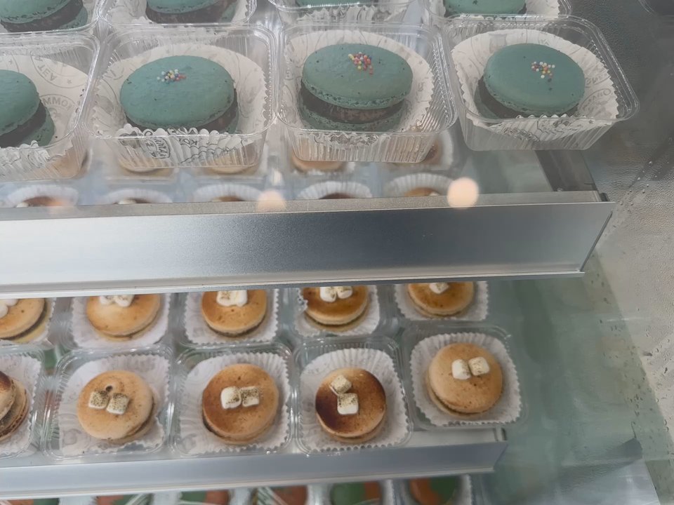 Komma Tea - Desserts Near Me - Jacksonville, Florida
