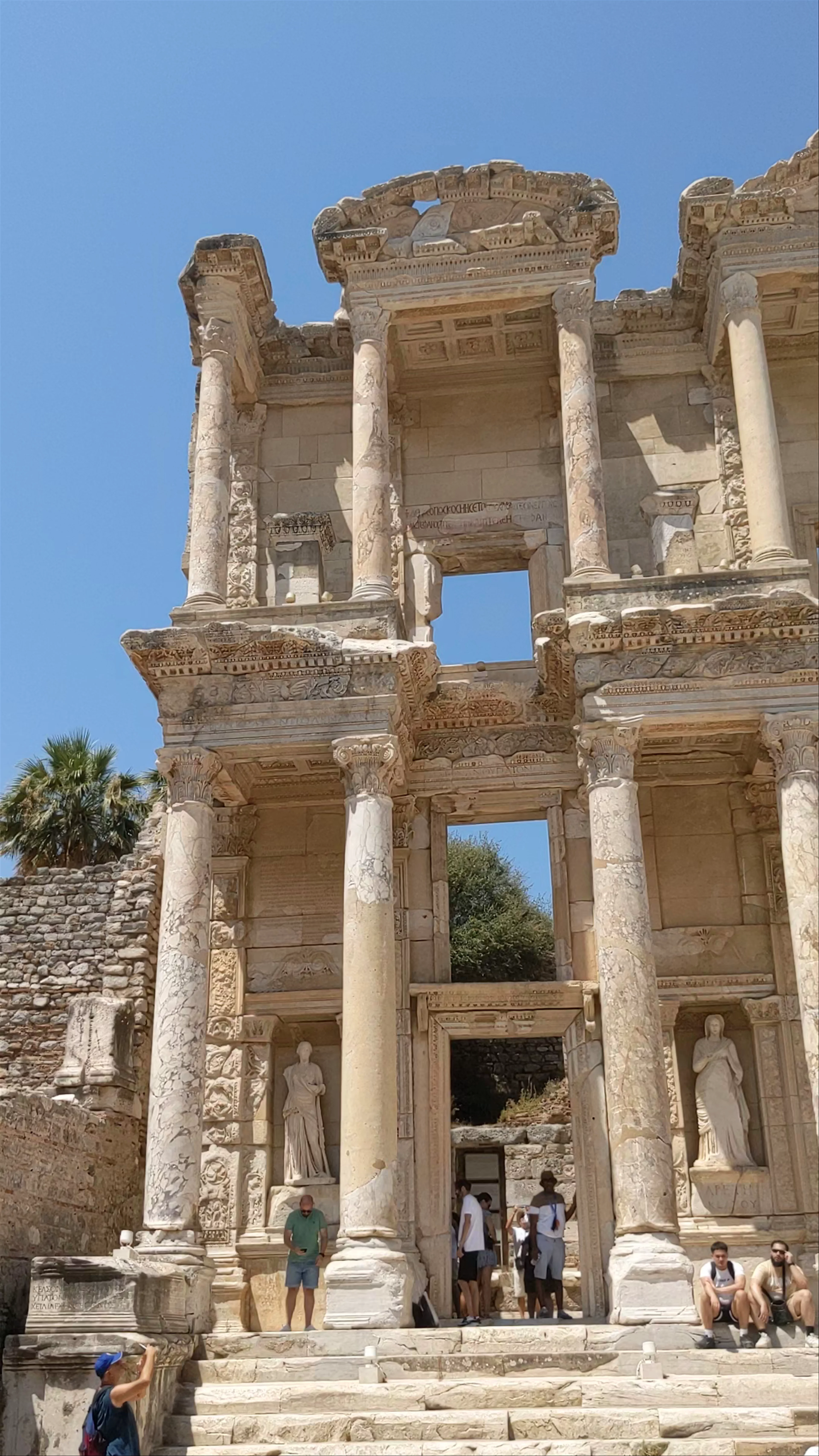 Acarlar, Bibliothèque de Celsus, Meryem Ana Yolu, Selçuk/İzmir, Turkey