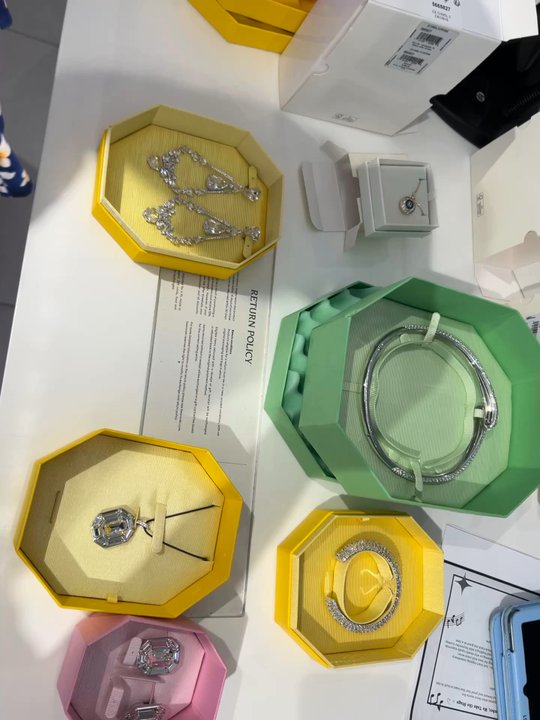 Swarovski - My new goodies! - Accessories Near Me - Waipahu, Hawaii