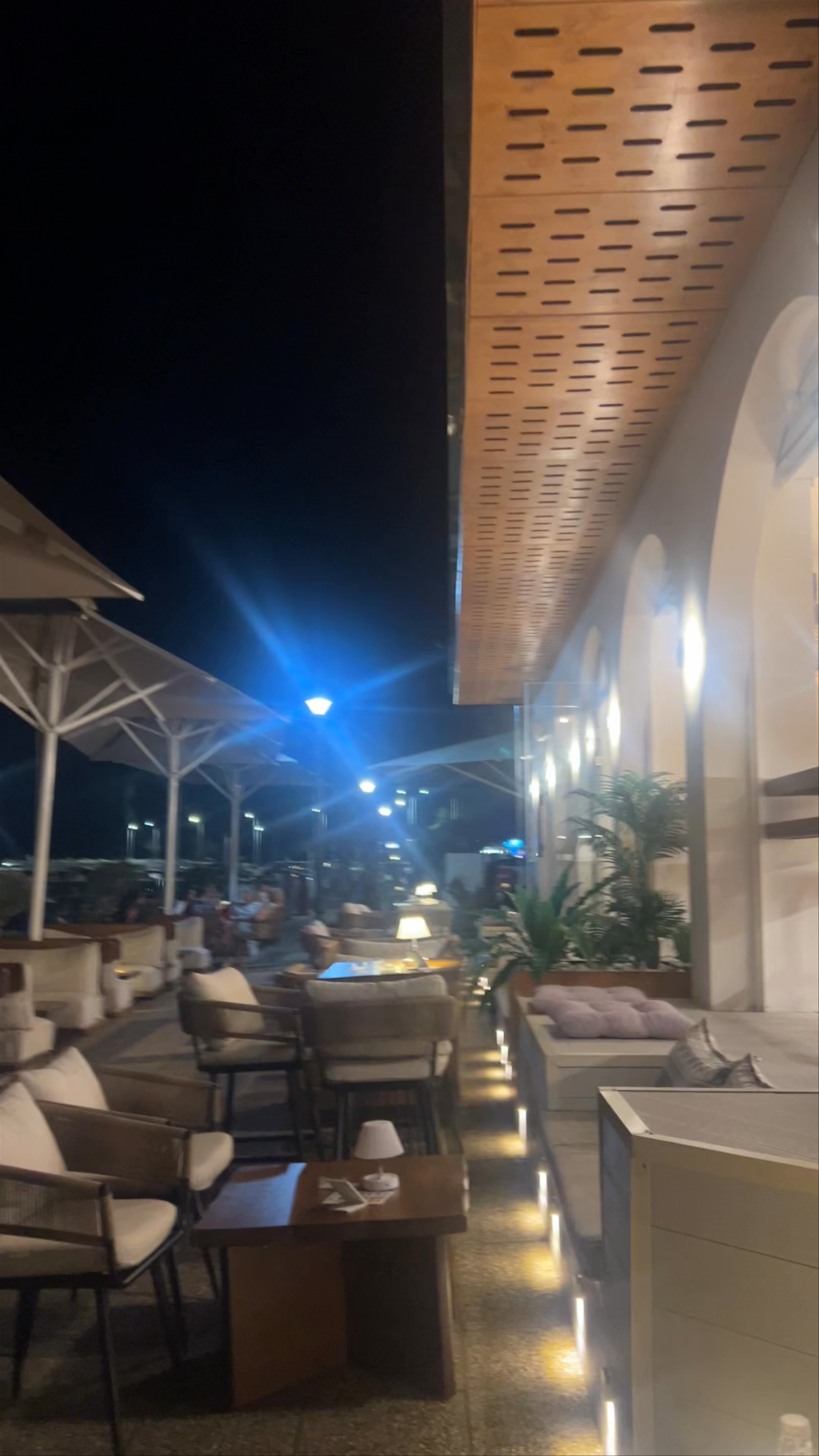 Marea Diverso Cafe: Nighttime Cozy Vibes in Platamonas