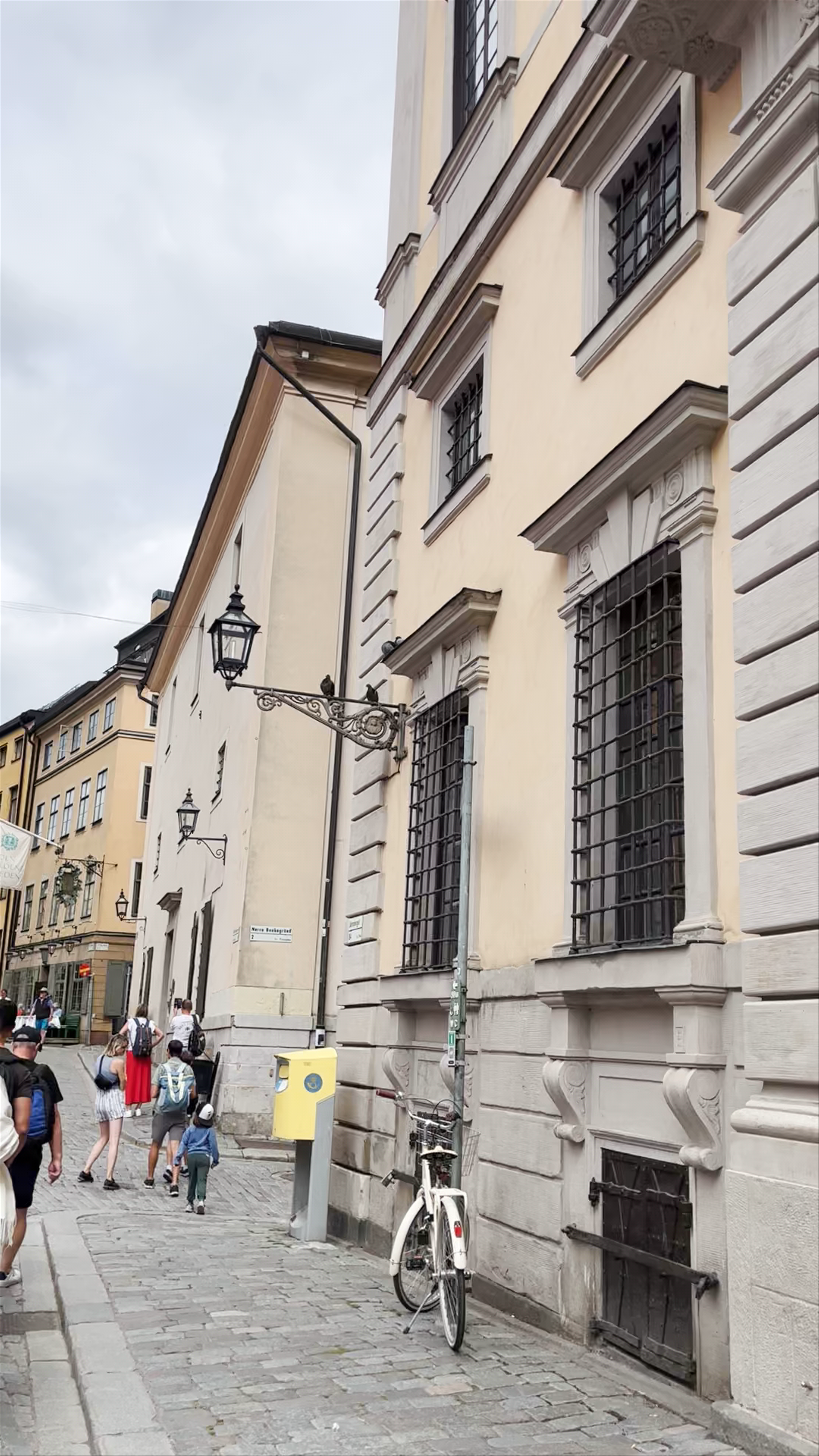 Statue of Evert Taube