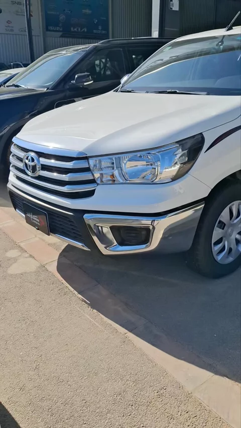 تويوتا هايلكس GL 2023