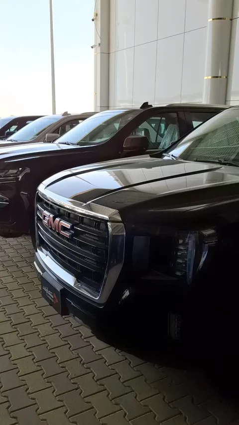 جي ام سي يوكن SLE 2023