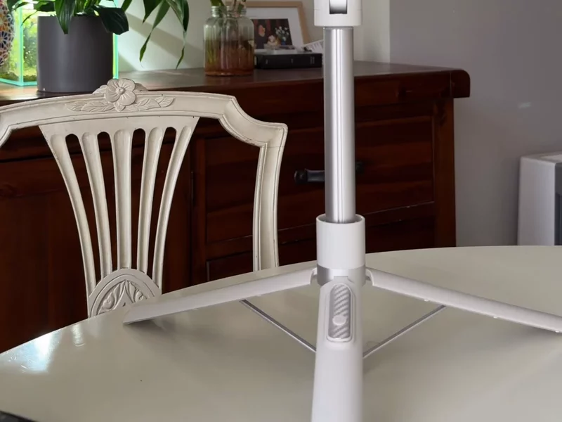 UGC video example - magnetic tripod