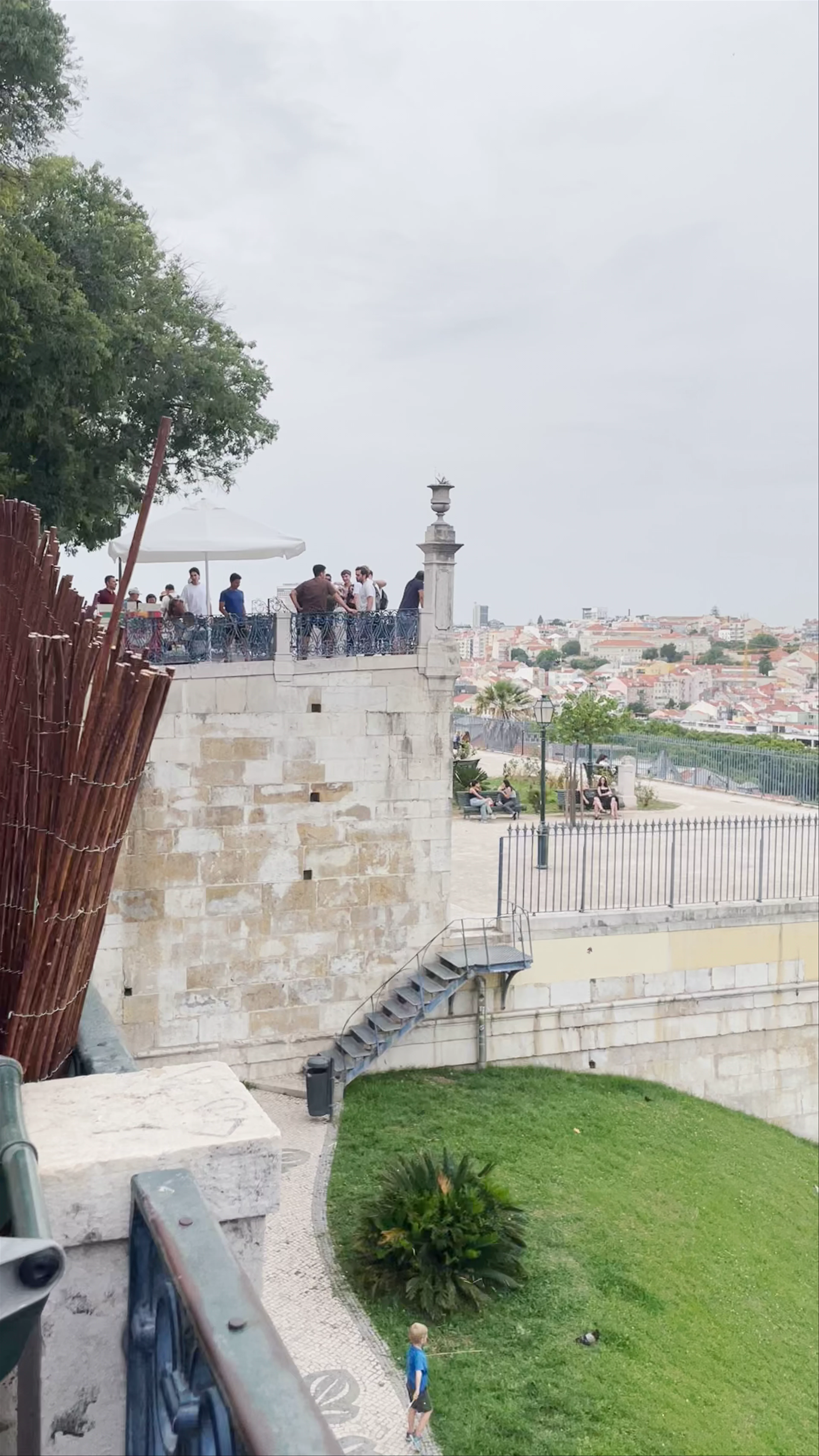 Miradouro de São Pedro de Alcântara, Rua de São Pedro de Alcântara, Lisbon, Portugal