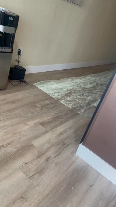 Zen Scalp Spa - Awesome hallway! - Massage Near Me - Burbank, California