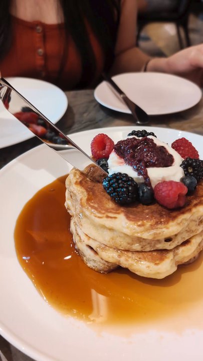 Joni Restaurant - Bistros Near Me - Toronto, Ontario
