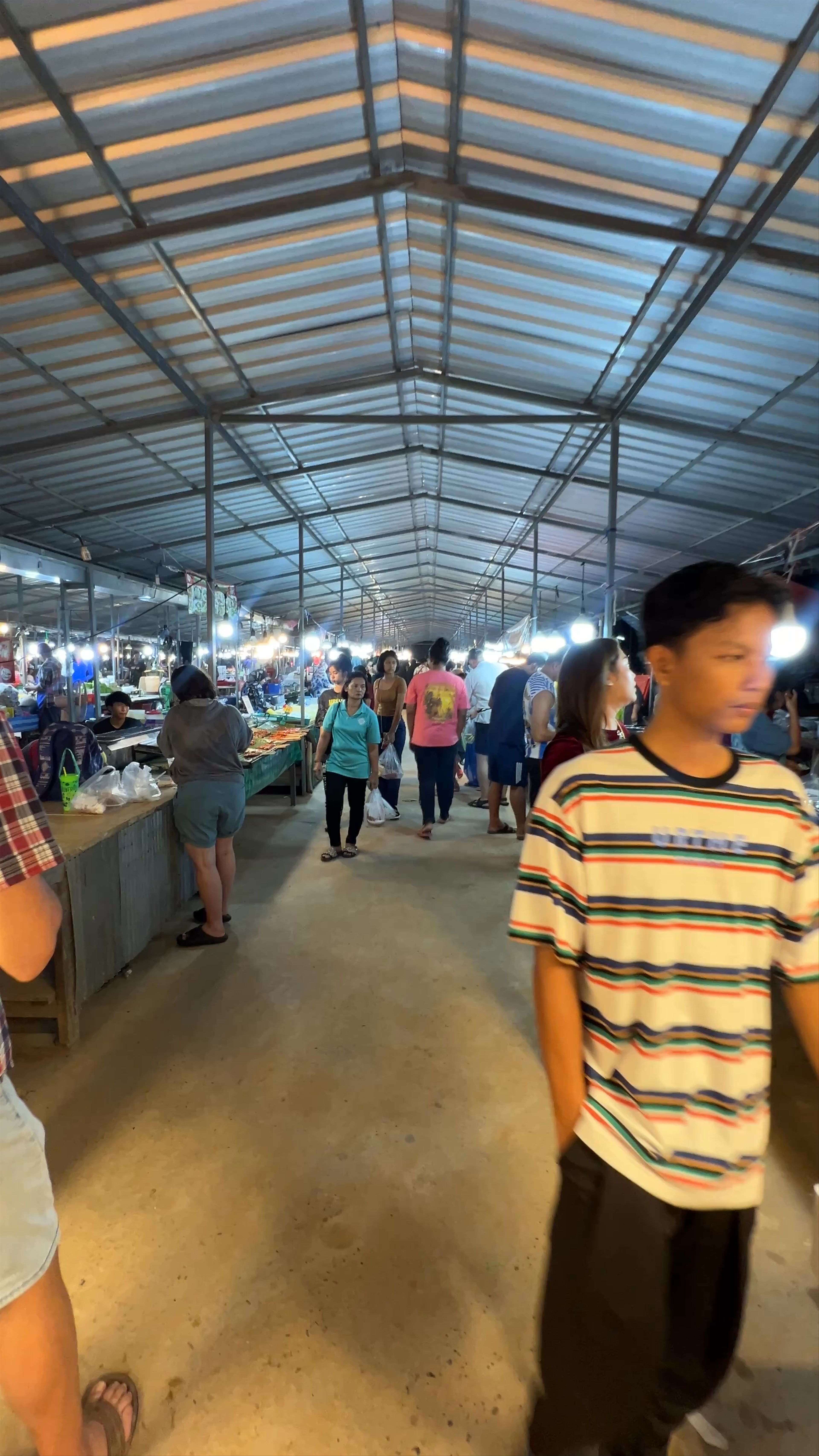 Klong Haeng Saturday Market