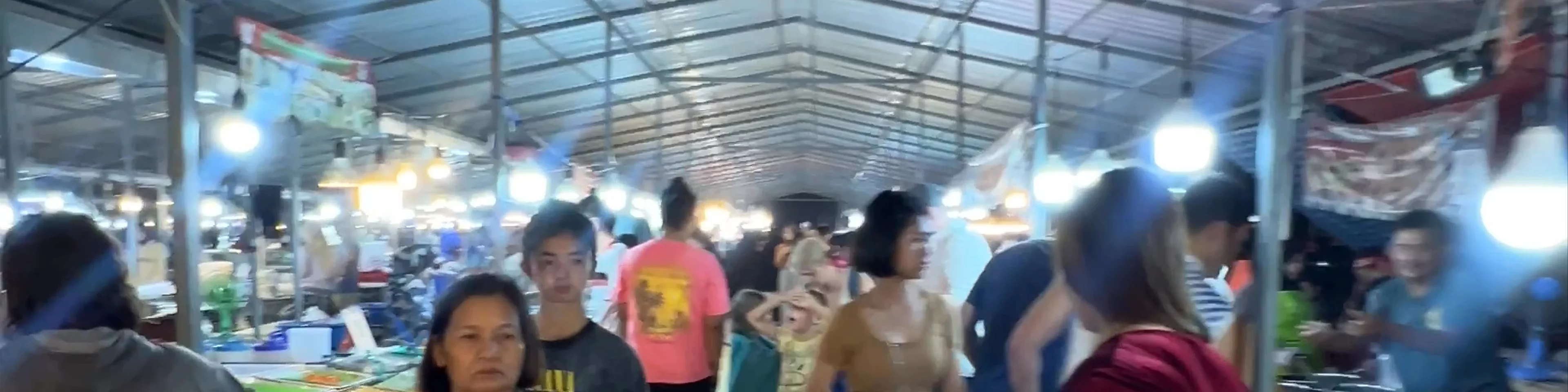 Klong Haeng Saturday Market