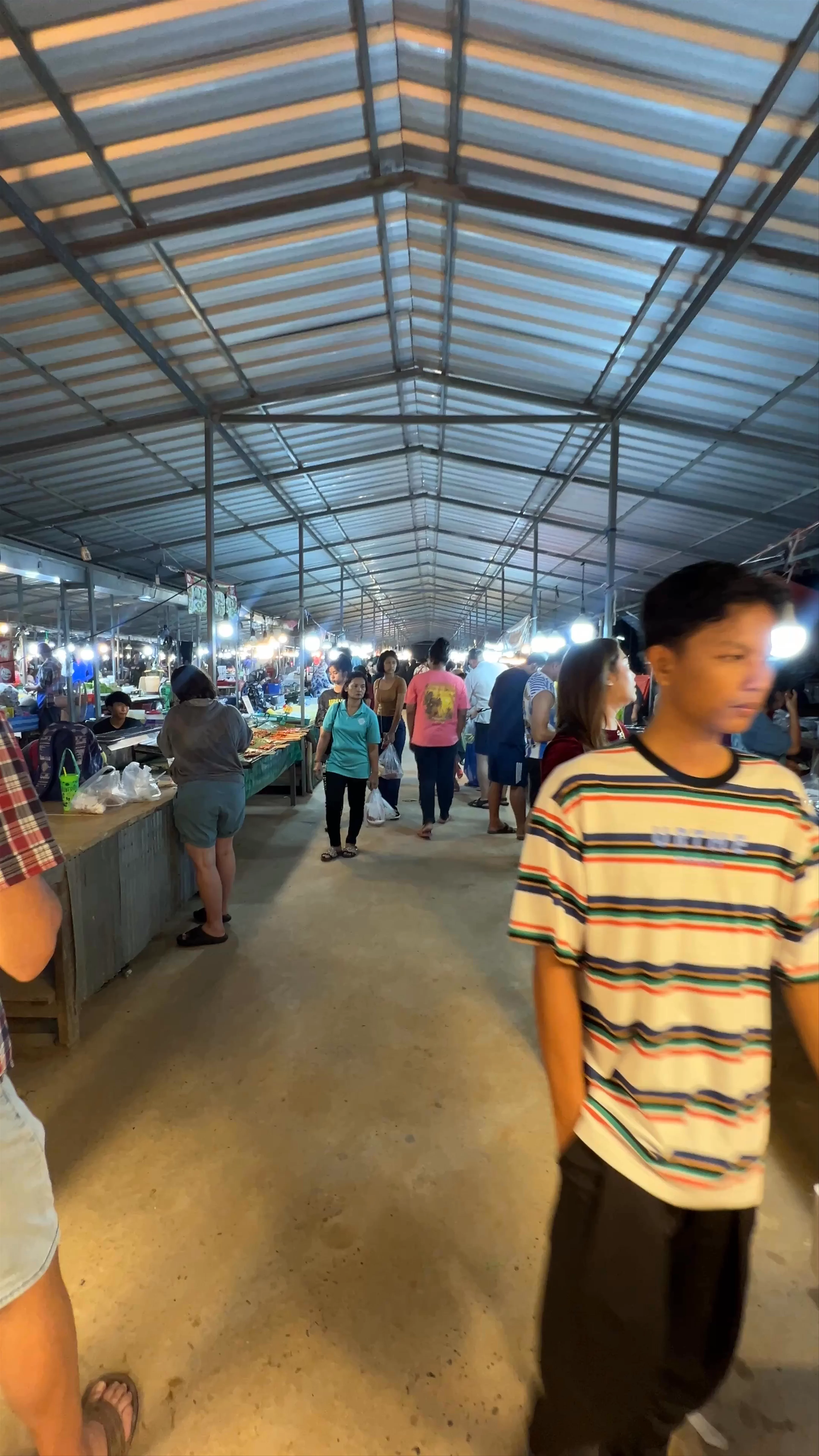 Klong Haeng Saturday Market