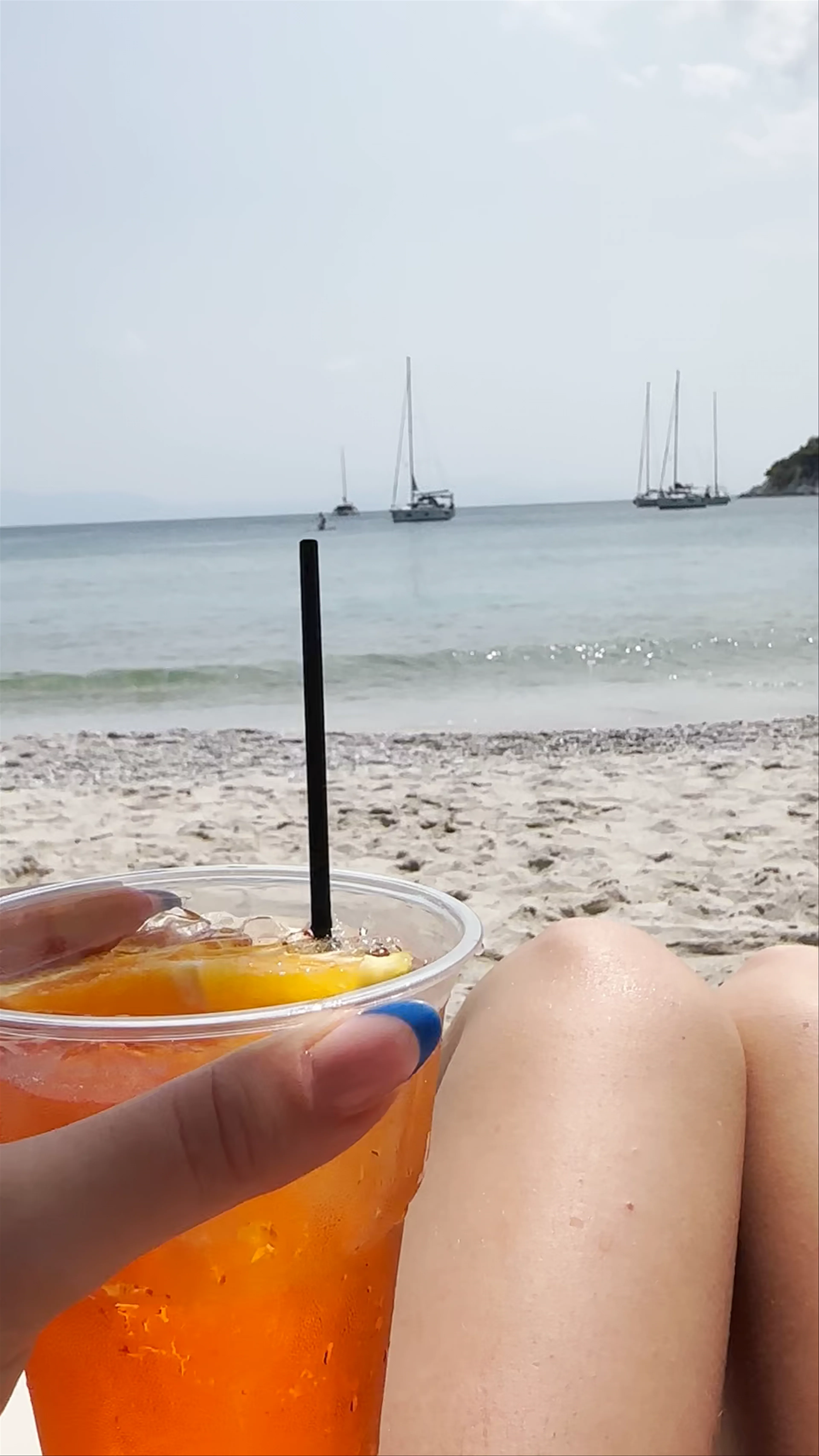Apanemo Restaurant & Beach Bar