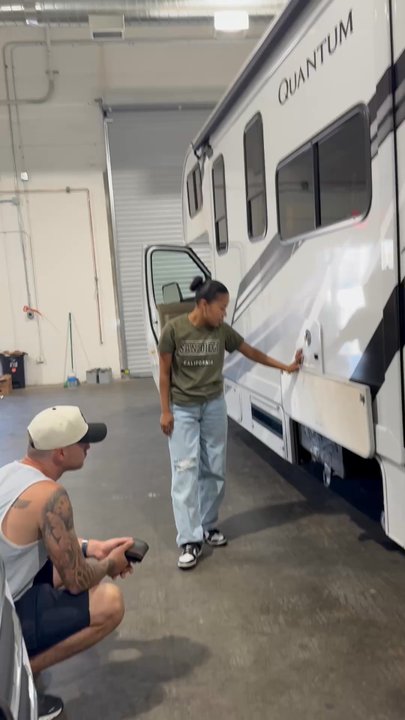 Blacksford - RV Rental Near Me - Las Vegas, Nevada