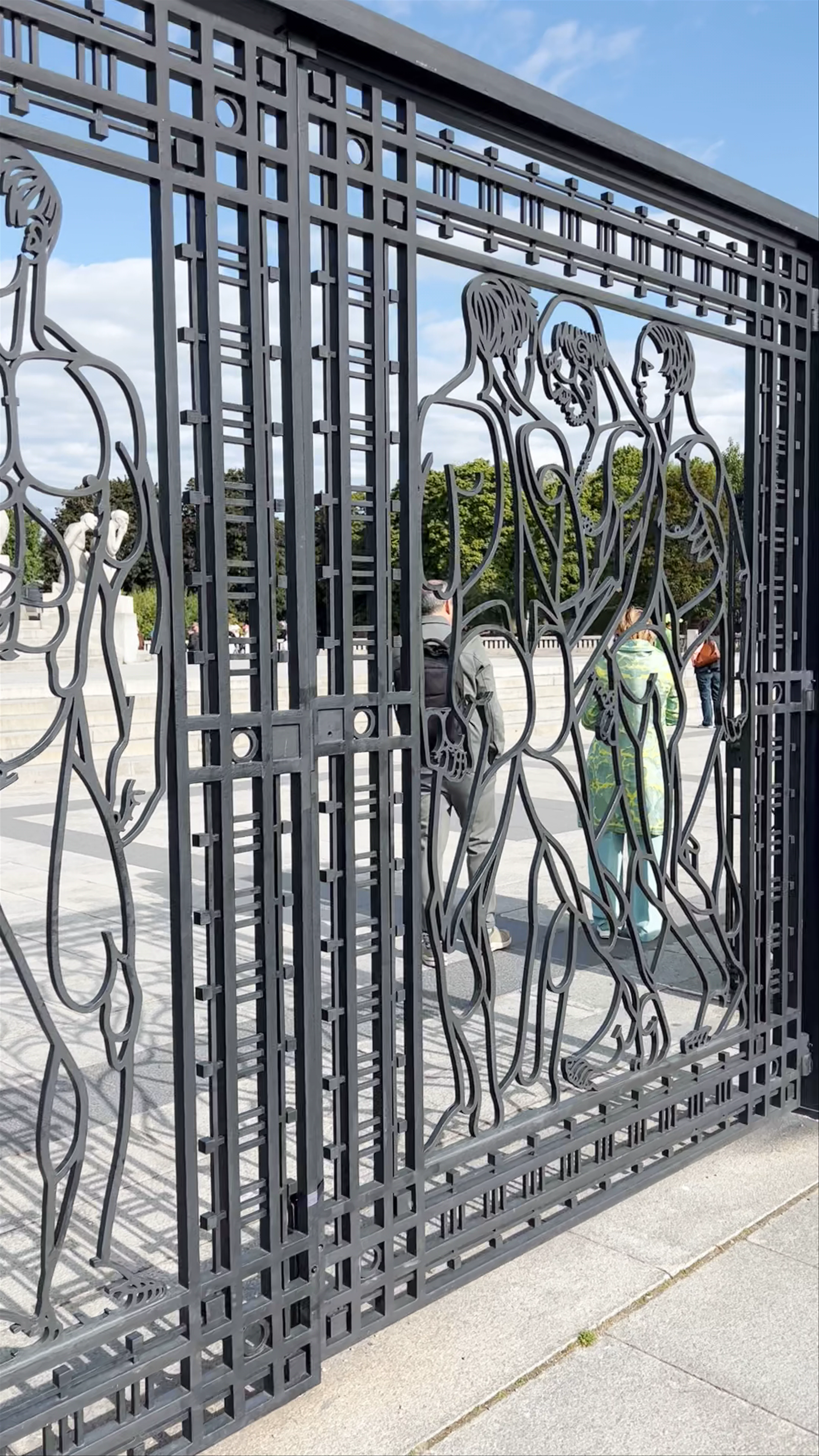 Vigeland Sculpture Park, Nobels gate