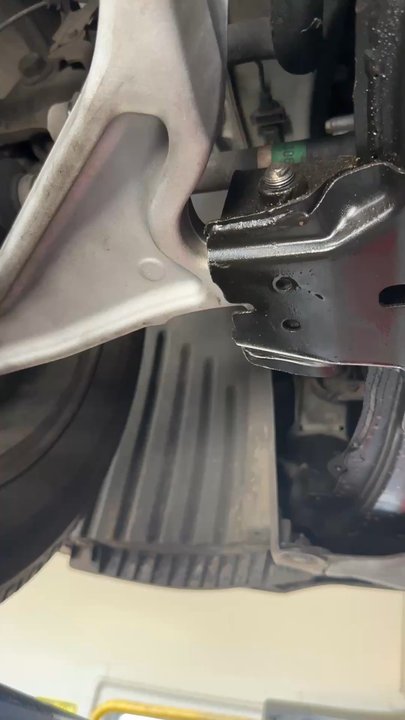 Master AutoTech - Control arm moving while moving the wheel - Auto Repair Near Me - St. George, Utah