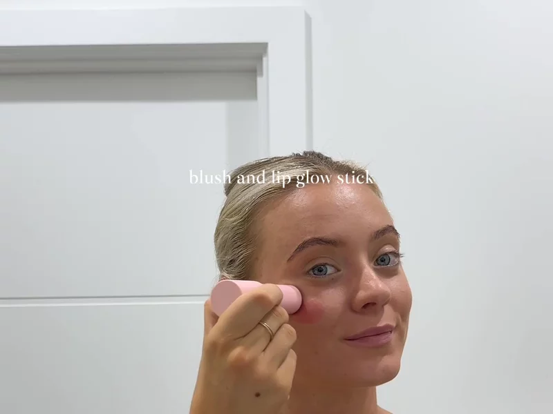 7 min glowy makeup