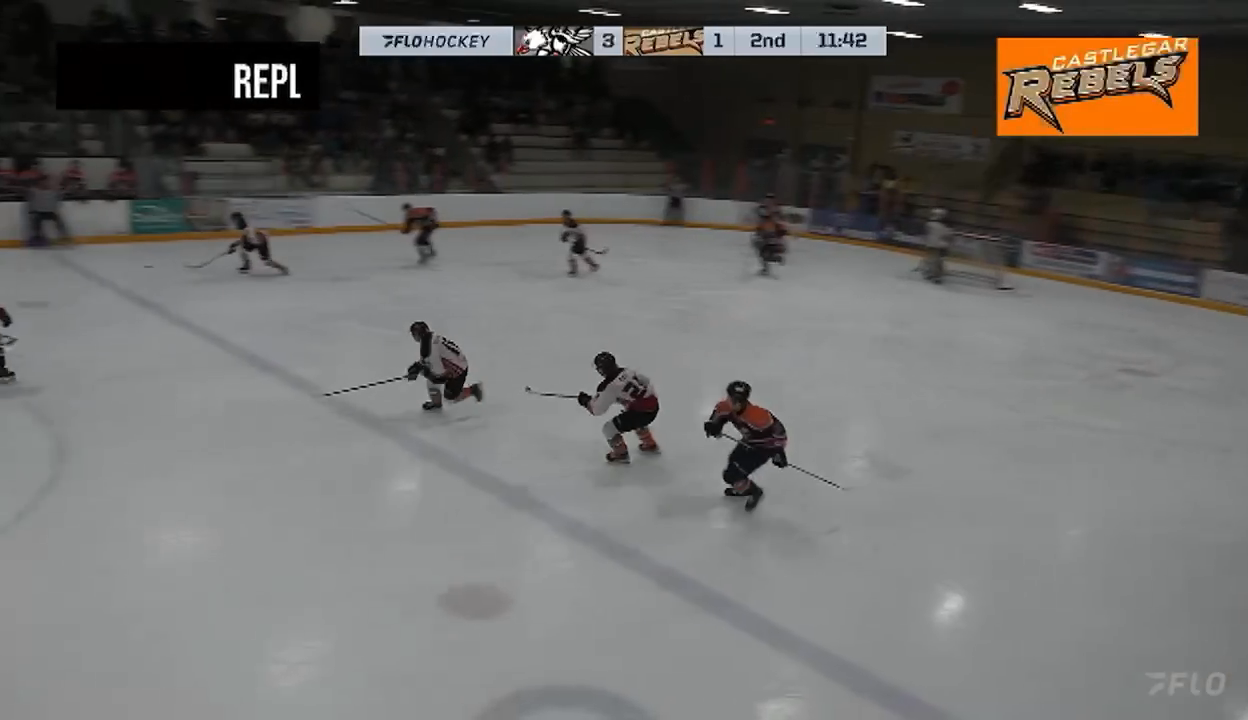 Joshua Gamble's Impressive 3-on-1 Play with Castlegar Rebels