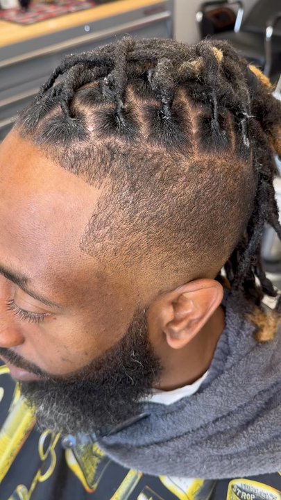Victorious Barber Studio - Look no further than this 1 stop shop. I heard Victoria was the bomb from a friend & she definitely didn't disappoint. Stop by 4 yourself - Barbers Near Me - Long Beach, California