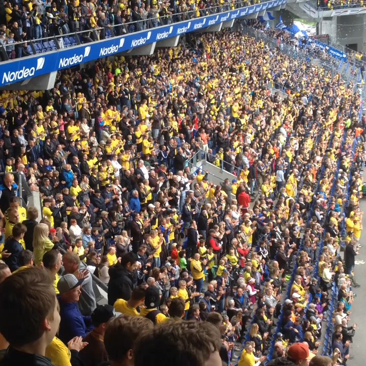 Brøndby Stadion - Welcoming the teams on the last game of the season - Soccer Near Me - Brøndby, 84