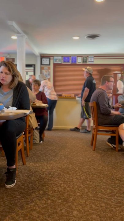 Westlake Restaurant - Dining Room - Breakfast & Brunch Near Me - Denver, North Carolina