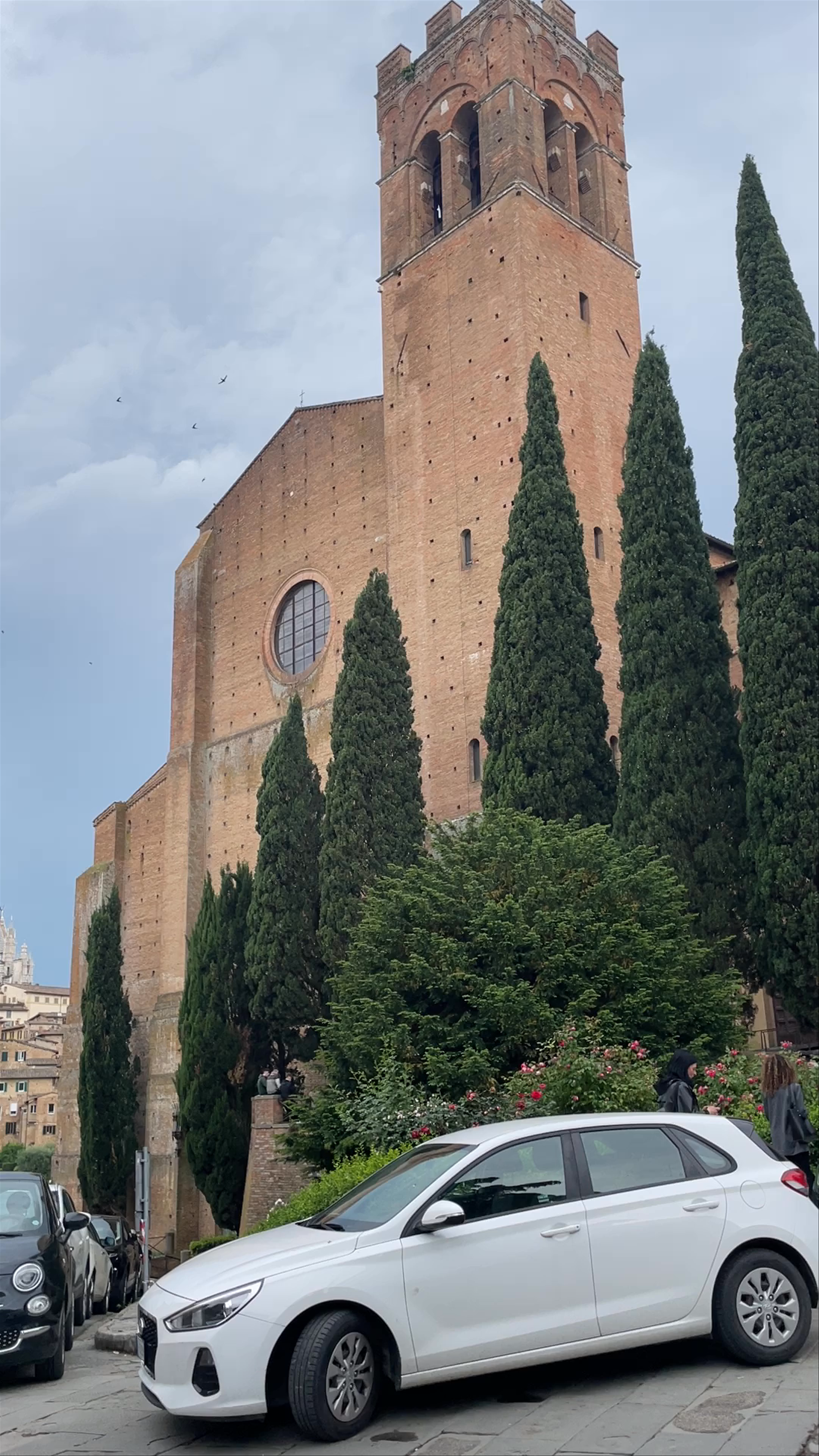 Basilica Cateriniana San Domenico: Historic Majesty in Siena, Italy