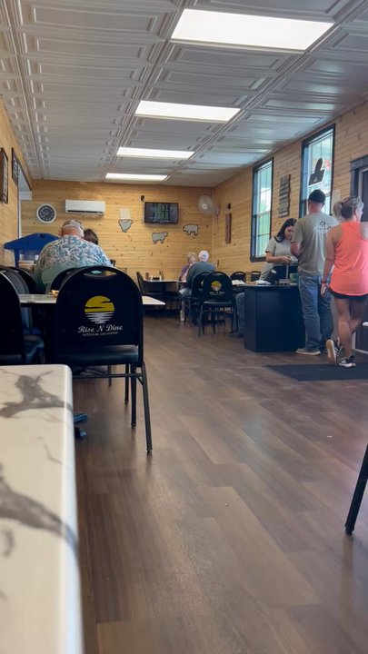 Rise N Dine Cafe - Inside - Cafes Near Me - Vinita, Oklahoma