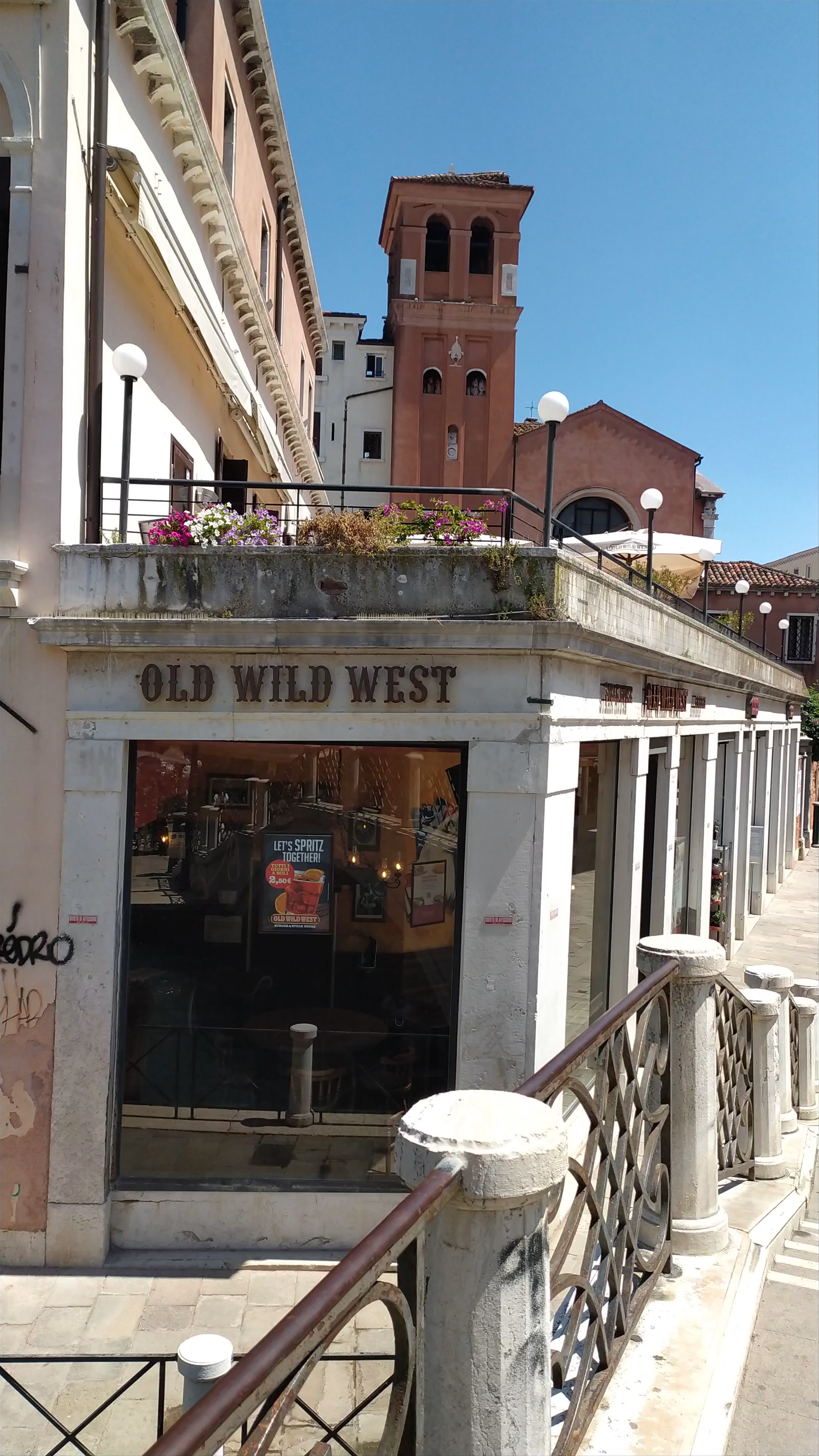 Venice Canals & Historic Streets: A Bright Summer Day
