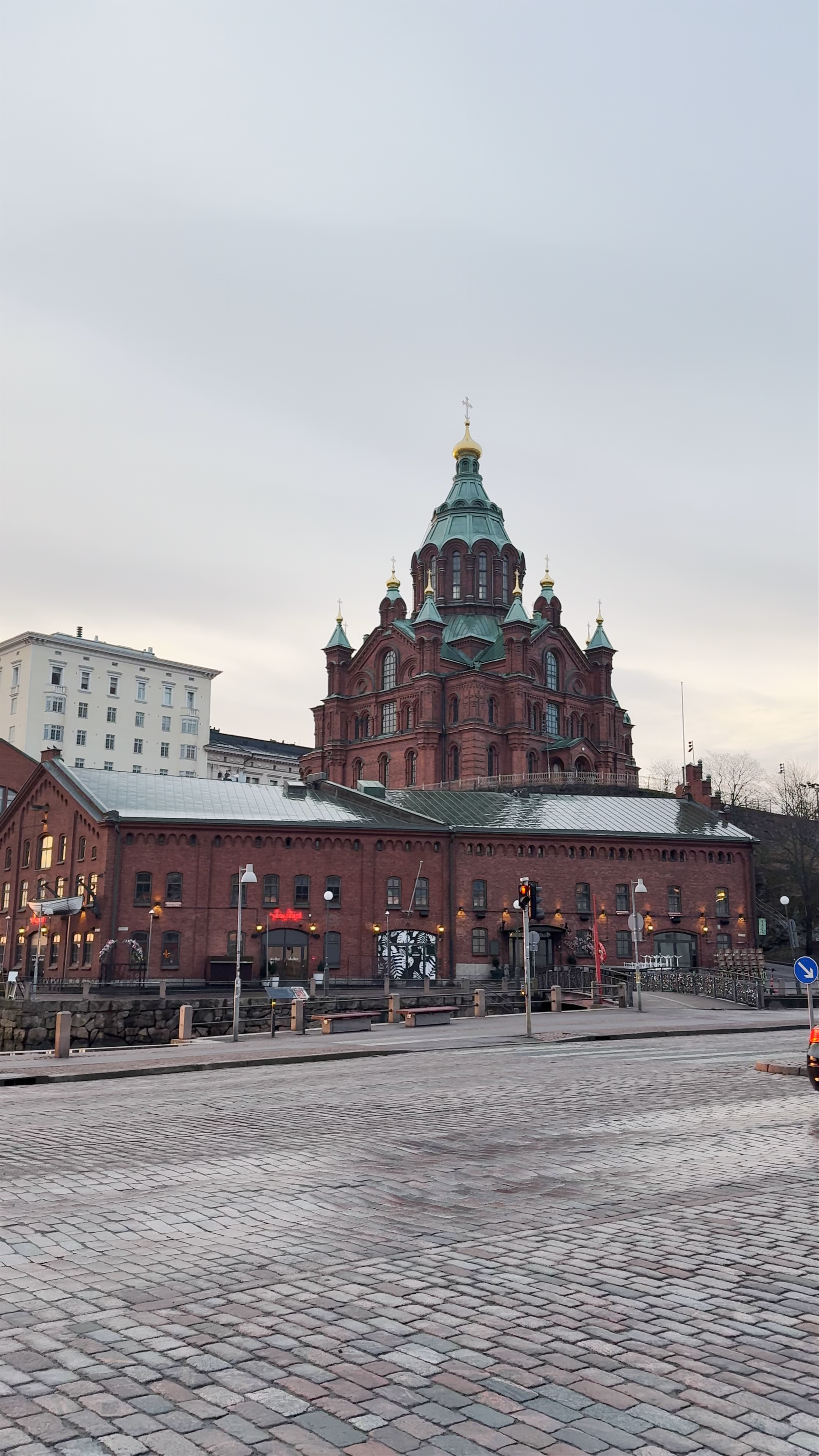 Uspenski Cathedral: Majestic Eastern Orthodox Landmark in Helsinki