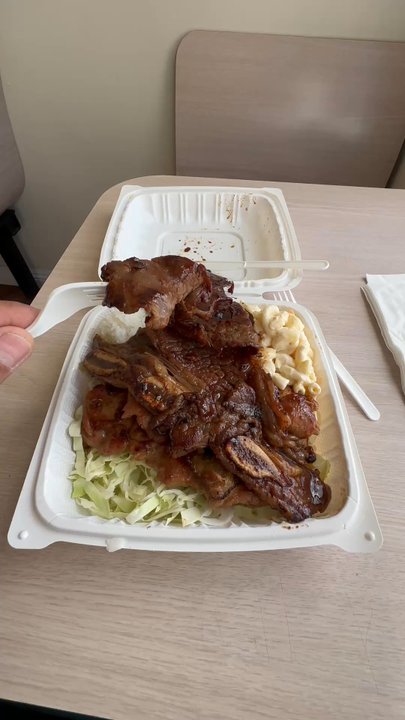 New Queen Barbeque - Broke da moth.. - Hawaiian Near Me - Honolulu, Hawaii